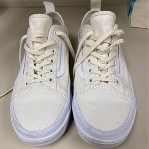 Platform vans, very comfy! Worn twice indoors. they are too big for me :(